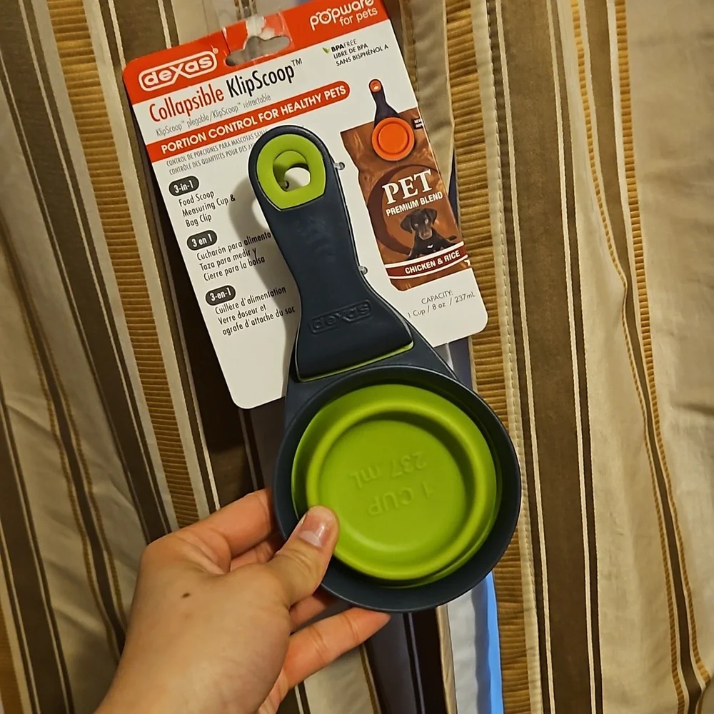 Dexas 1 cup collapsible klipscoop kibble pet dog measure cup
